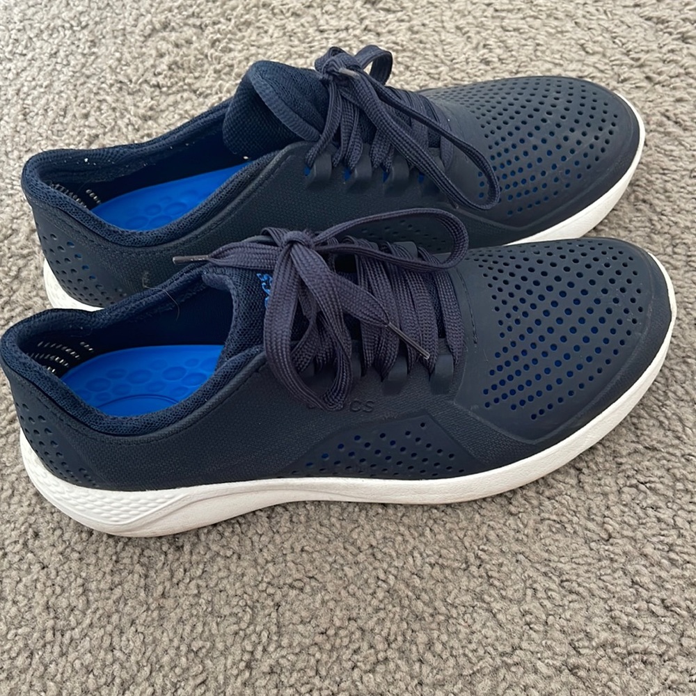 Croc tennis shoes